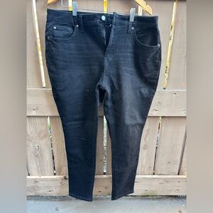 💜HOST PICK💜 LIKE NEW 🎄 Black Sz 16 High Rise Curvy Jeans